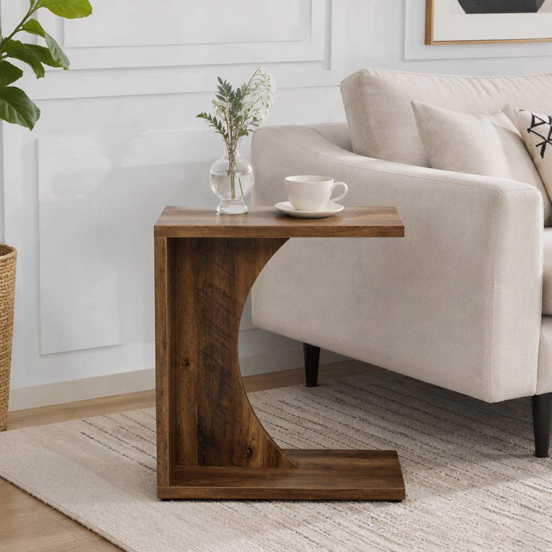 Table d'appoint en forme de C
