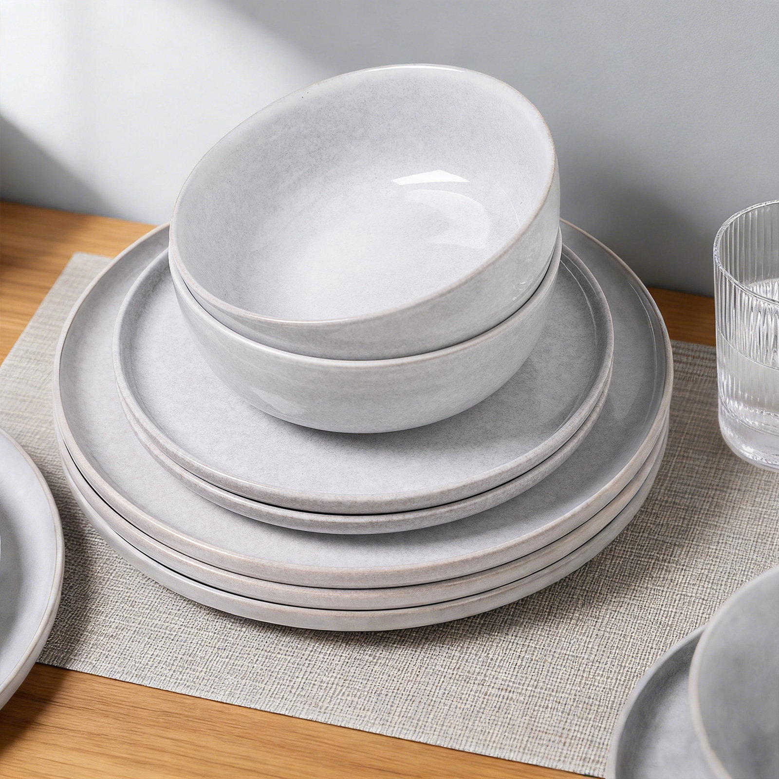 Stoneware Dinnerware Set - Service for 4, White