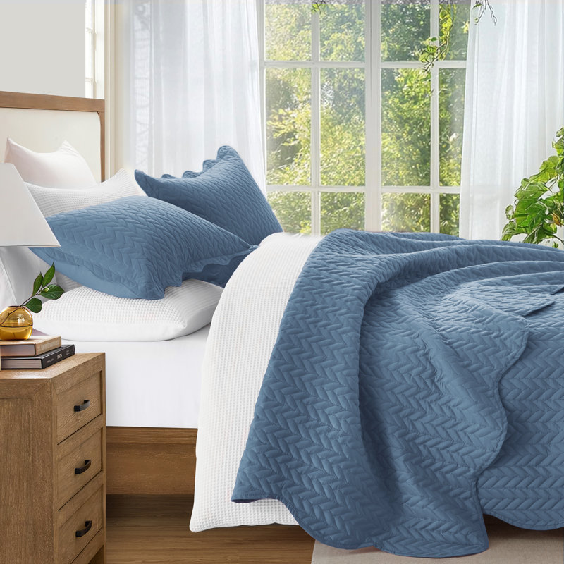 Embossed Microfiber Bedspread Set – All Seasoned Modern and Lightweight Bedding Set with Shams, Washed Blue