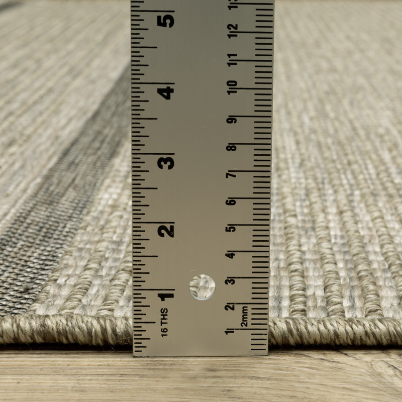 Indoor / Outdoor Rug, Rectangle 6'7" x 9'2"