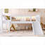 Lit mezzanine simple bas avec garde-corps sur toute la longueur, tablettes de rangement intégrées et lumières DEL, fabrication en pin blanc classique