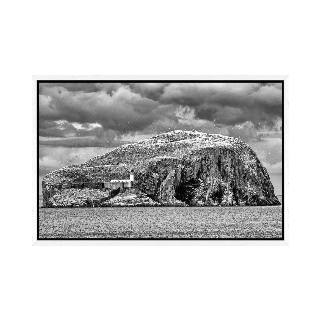 The Bass Rock von Sarah Morton - Galerie-verpackte Leinwand Giclée auf Leinwand