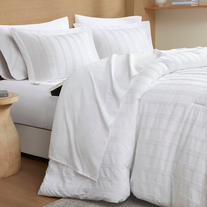 Ensemble d'édredon 7 pièces Cal King, White, Cal King Sheet Set + 6 Additional Pieces