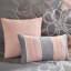 Literie pour grand lit en coton imprimé - gris / pêche, floral, jupe de lit et 3 coussins décoratifs gris / pêche, avec