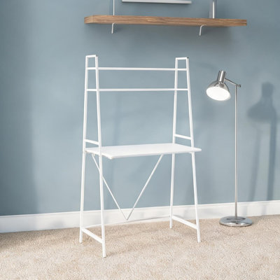 Bureau à domicile, combinant une structure en métal, une finition stratifiée blanche et des tablettes