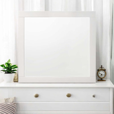 Miroir Chelsie 37 po x 41 po, finition blanche