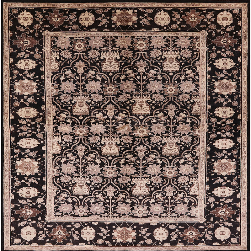 Tapis oriental noir Karnig, Carré 4 pi