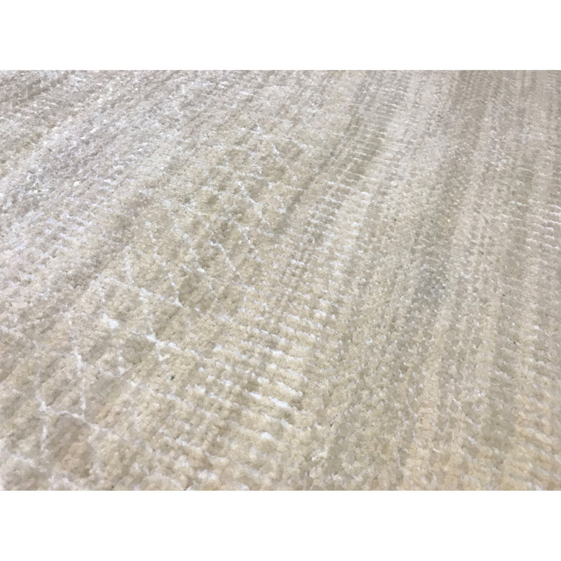 Tapis ivoire et vert clair noué à la main de haute qualité