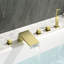 Robinet de baignoire à 5 trous à fixation sur le comptoir avec douche à main, robinet de baignoire à cascade, robinets de baignoire à trois poignées en laiton avec valve-107928025