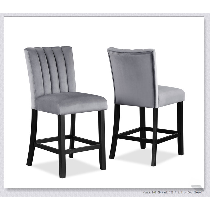 Chaises en velours à hauteur de comptoir 2pc