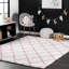 Tapis performance blanc / rose à poils longs et motif à treillis Cuanaic-1553078451