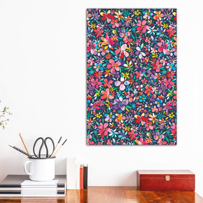 «Colorful Flowers Petals Navy» par Ninola Design - reproduction d'art