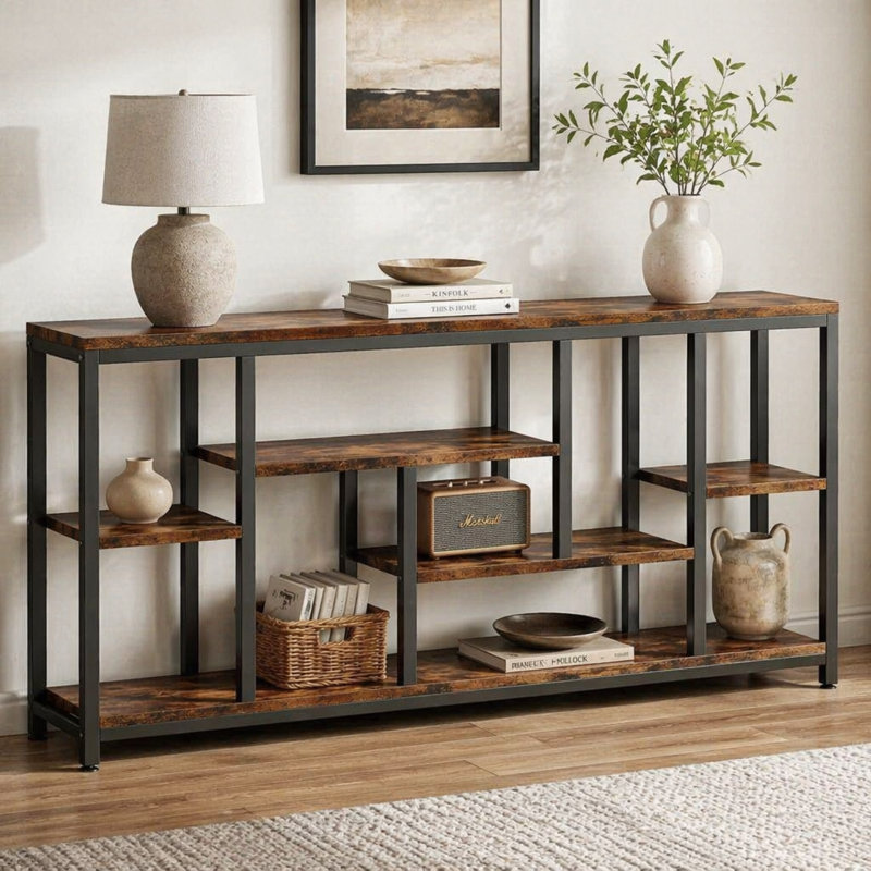 Table d'appoint attrayante, canapé rustique, console