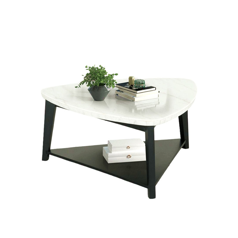 Table basse triangulaire de style contemporain avec espace de rangement inférieur et plateau supérieur en marbre blanc et noir