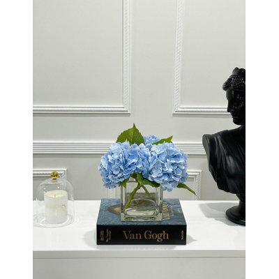 Arrangement de faux hortensias