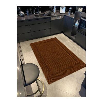 Tapis décoratif à rayures multicolores