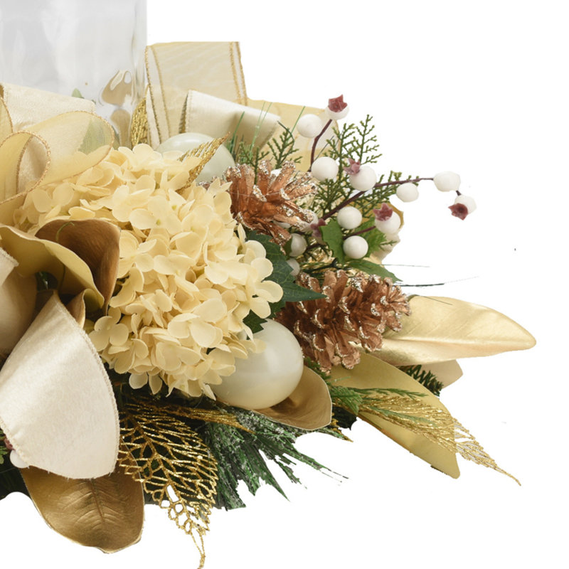 Centre de table des fêtes avec hortensias, ornements et boucles