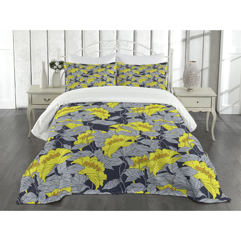 Gray Quilted Queen Bedspread Set with Pillow Shams