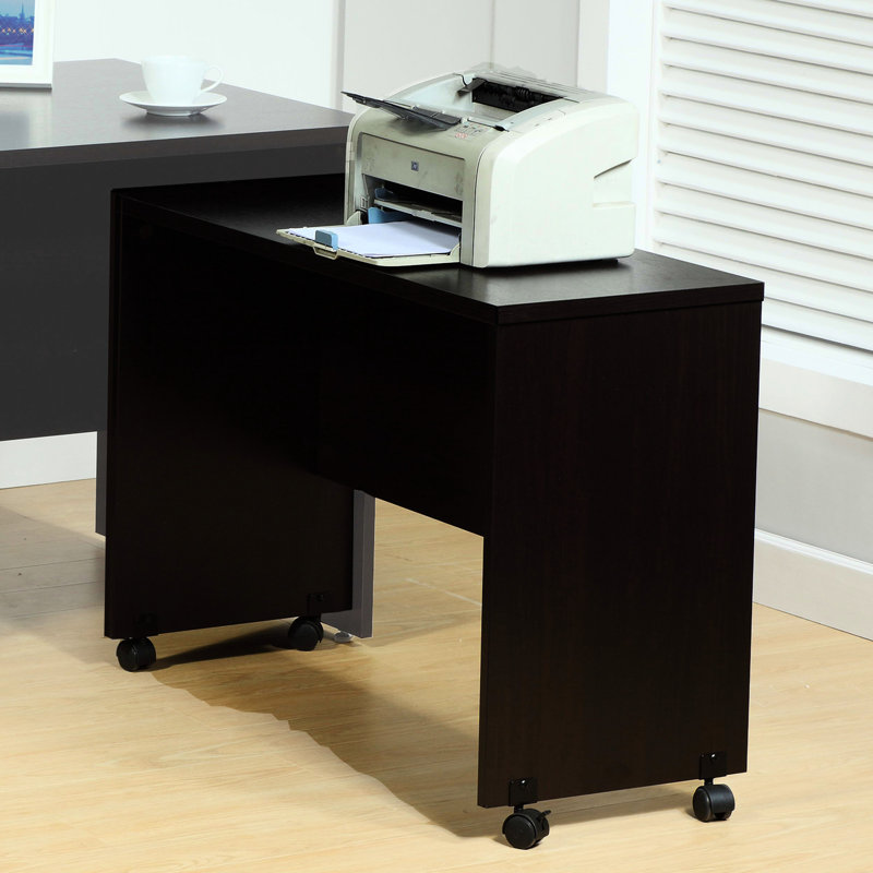 Bureau d'étude à quatre roues pour bureau à domicile - rouge avec ordinateur de couverture modeste en configuration
