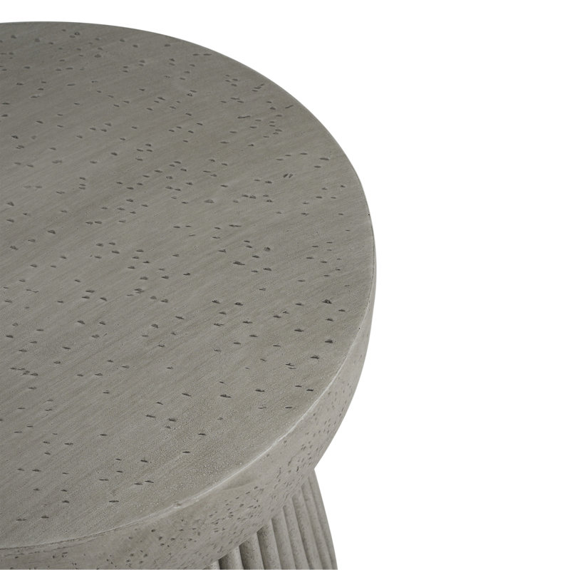Table d'appoint d'extérieur en béton léger avec une conception de sablier, durable et polyvalente pour le patio et le jardin