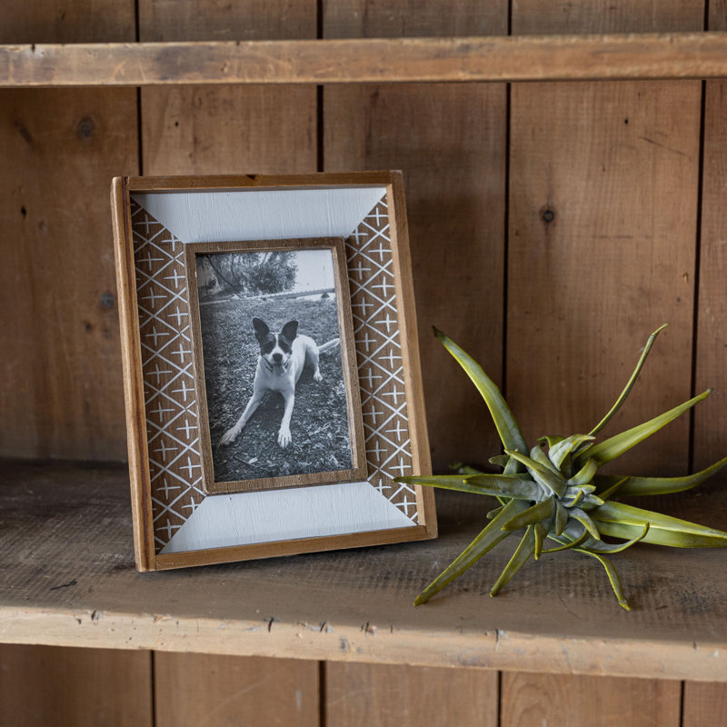 Foreside Home & Garden 4" by 6" White Cross Pattern Picture Frame