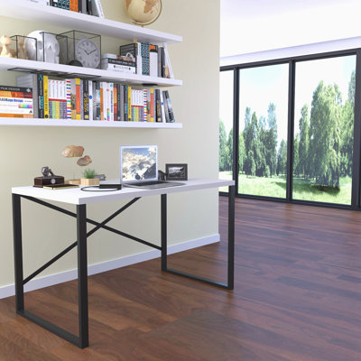 Petit bureau d'écriture et d'ordinateur en bois noir Lator Furnish Home Store