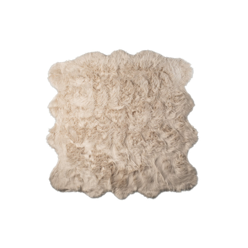 Tapis taupe en fausse peau de mouton Qusay
