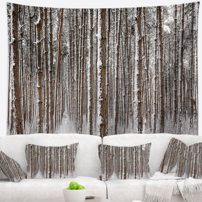 Forêt de pin dense en pin de tapisserie winter, H 32 po x l 39 po