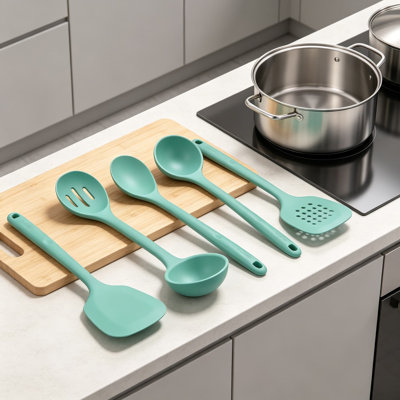 Ensemble d'ustensiles de cuisine en silicone résistant à la chaleur 600 ° F, outils de cuisson extra longs de 13,6 pouces avec spatule anti-adhésive solide et rainurée, cuillère à mélange et louche à soupe, sans BPA de qualité alimentaire, anti-rayures, 5 pièces, bleu ciel