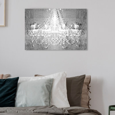 «Dramatic Entrance Chrome» par Oliver Gal - impression sur toile tendue