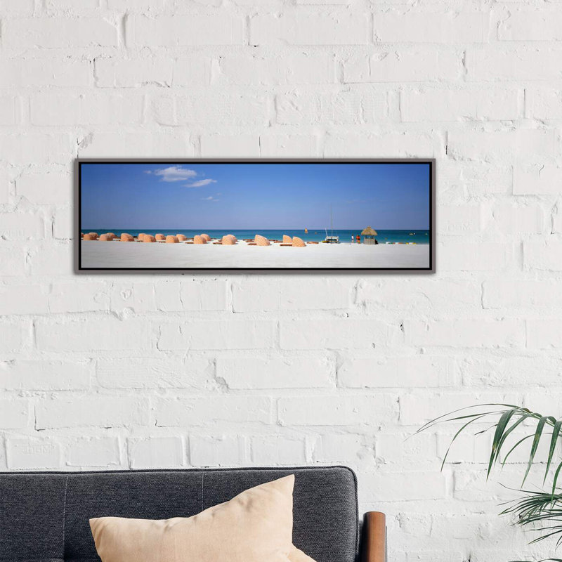 «Beach Scene» - reproduction de photo panoramique, H 16 po x l 48 po x 1,5 po, Toile encadrée de bois rustique foncé