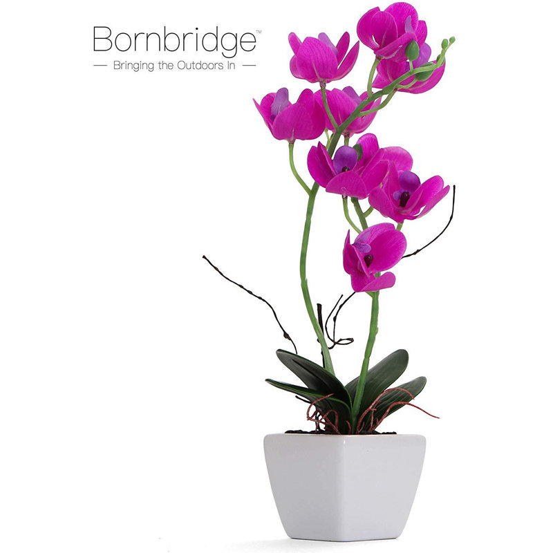 Orchidée artificielle dans un vase, Violet