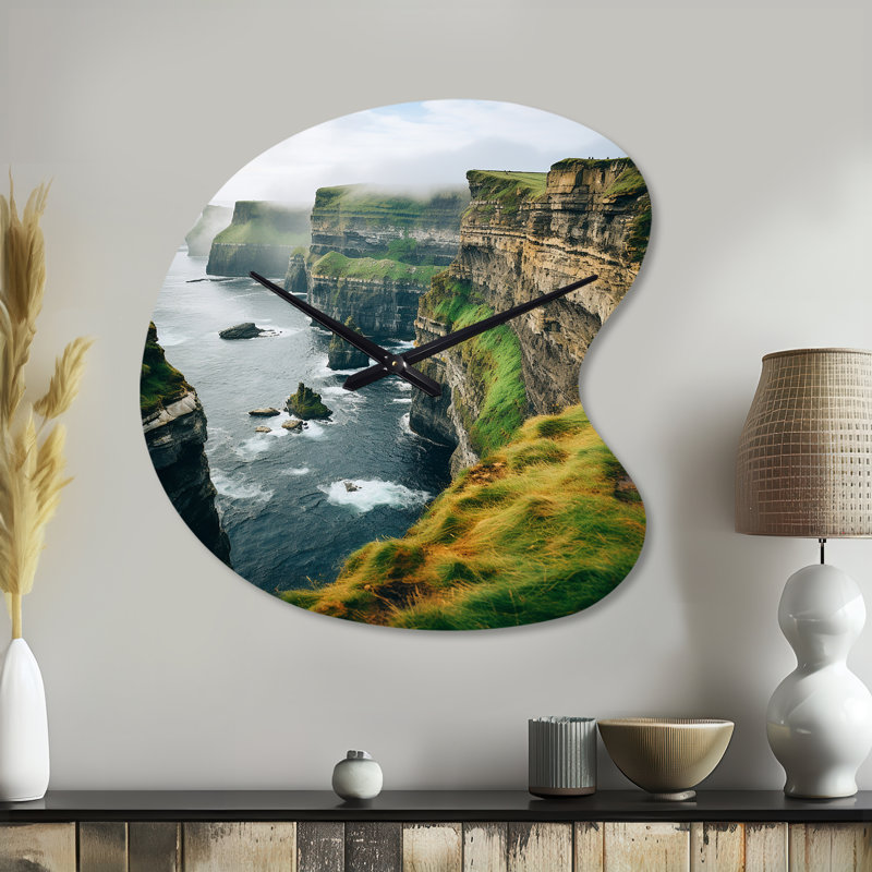 Irlande, falaises de Moher I - horloge murale asymétrique en métal, horloge murale verte, Petit