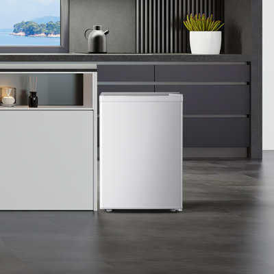 Portable 21 Cubic Feet Upright Freezer With Adjustable Temperature Controls