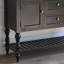 Buffet spacieux avec beaucoup de rangement-103180596