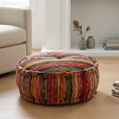 Pouf rond fabriqué à la main avec tissu Chindi, rayures multicolores pour un décor bohème et des sièges confortables