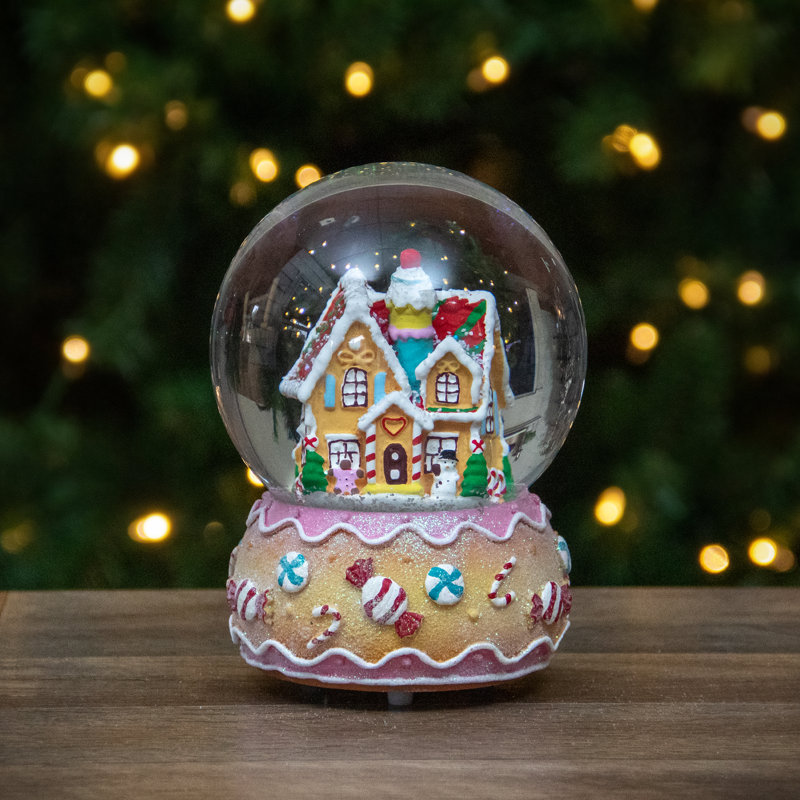 Boule à neige musicale 6,5 "Gingerbread House