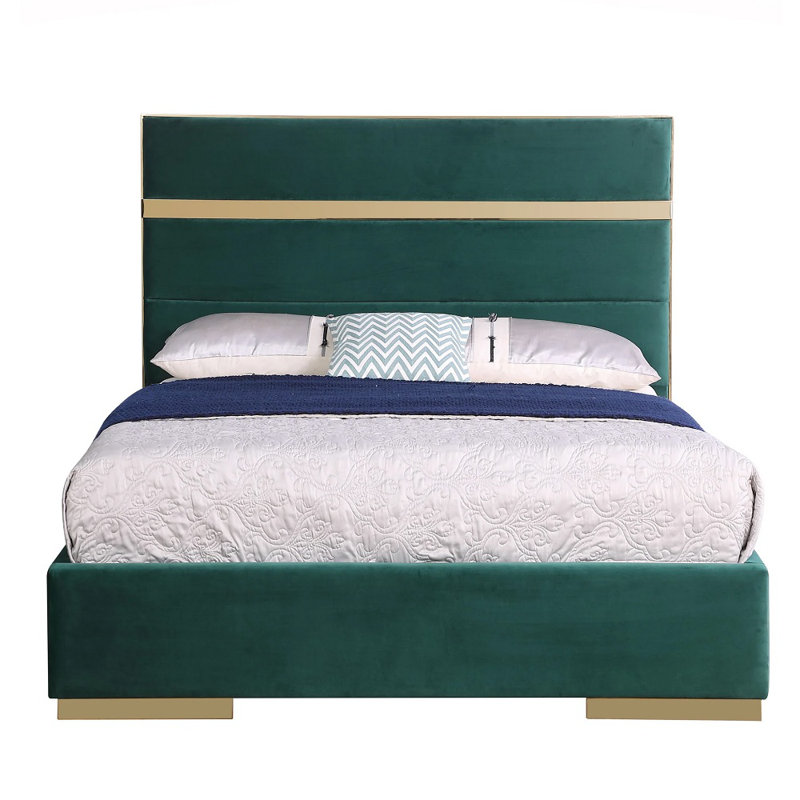 Très grand lit plateforme en velours moderne avec accents chromés Caterham, Vert