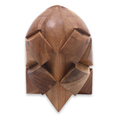 Sculpture de petite fusée en teck Hraztan