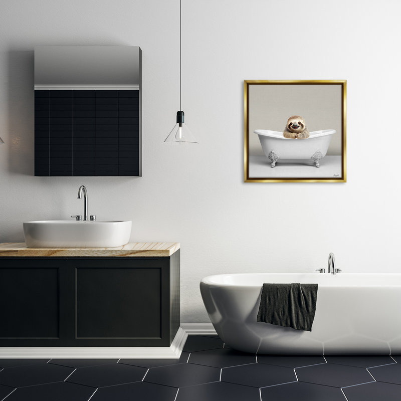 Happy paresseux dans la baignoire, Cadre flottant métallique doré, H 25 po x l 25 po