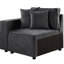 Confortable chaise d'appoint grise avec siège souple et dossier flexible, chic et confortable pour le salon