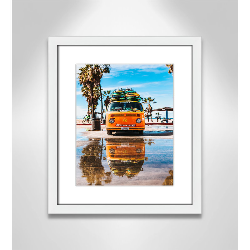 «Coastal Cruiser» par Tyler Nix, H 15 po x l 13 po x P 1,25 po, Blanc mat, Cadre blanc