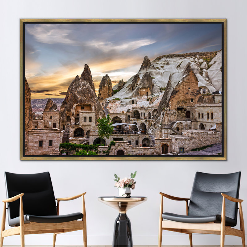 «Cappadocia Winter Sunset», art décoratif inspiré de Goreme et Urgup, H 41 po x l 94 po, Doré