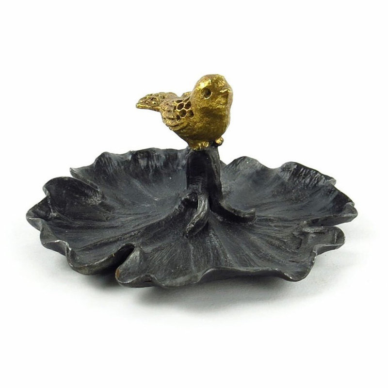 Plateau à bijoux en étain