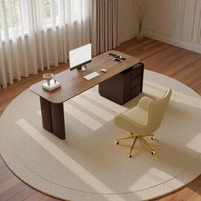 Minimalist and sophisticated desk