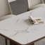 Ensemble de table de salle à manger en bois massif et en pierre frittée-102629594