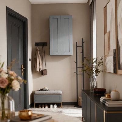 Armoire d'appoint de style scandinave avec design Mid-Century et beaucoup de rangement, parfaite pour les espaces de vie modernes