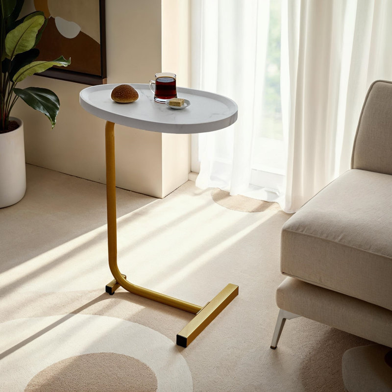 1 petite table d'appoint de salon en forme de C blanche