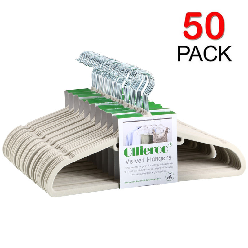 Cintres en velours beige, Beige