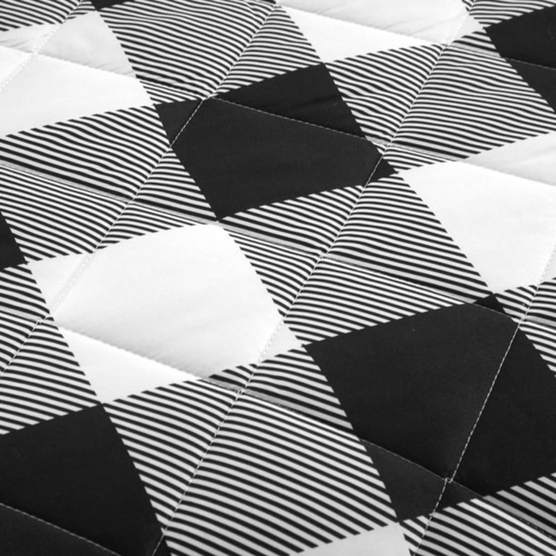 Polyester Standard Checkered Quilt, Full/Queen Quilt + 2 Standard Shams